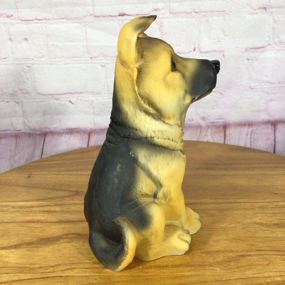 German Shepherd Dog Sitting Figurine - Picture 3 of 7